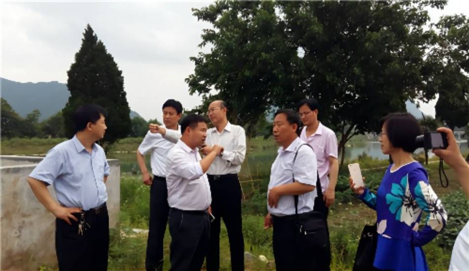 陈小峰总司理陪同山东省济南市平阴县孔村镇镇长一行赴安徽省黄山市、江苏省连云港市考察我司在建项目