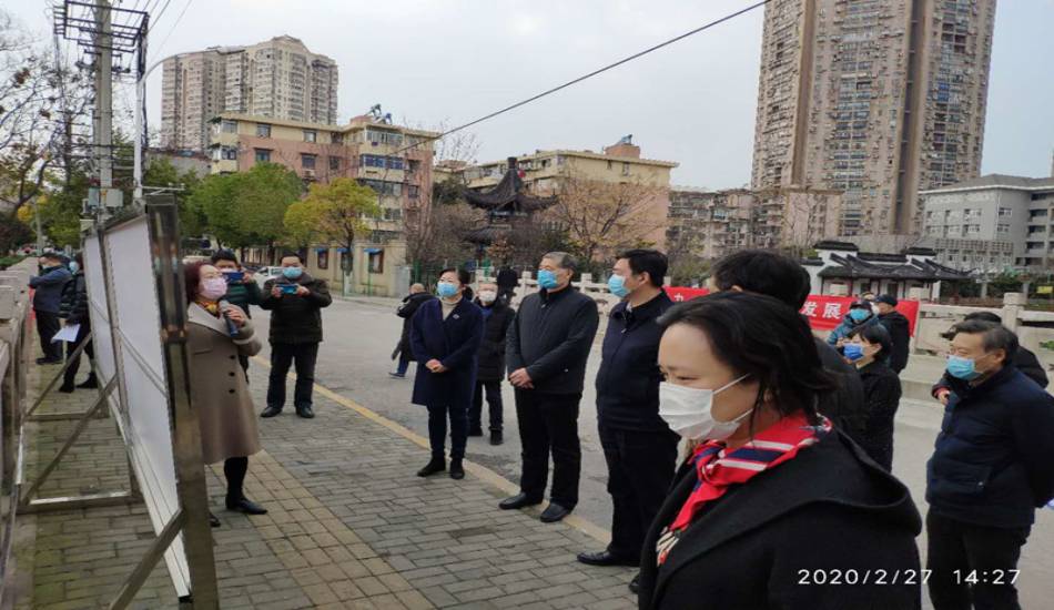 省市人大代表一行至我司参建的金川河视察